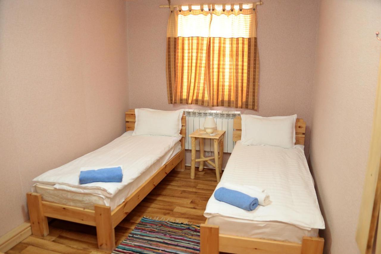 Nebesa Guest House Chimgan Exterior foto